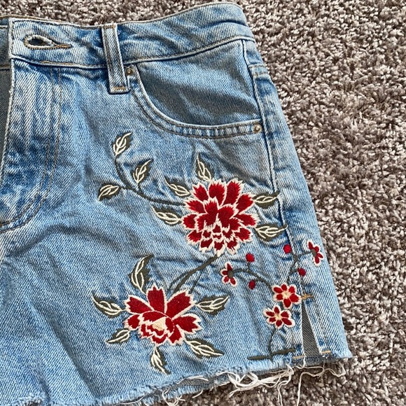 Jean Shorts - Picture 4 of 4